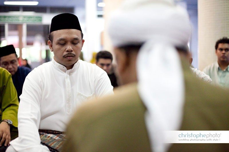 3-muslim-wedding-photographer-malaysia At the mosque for the wedding Ipoh Malaysia