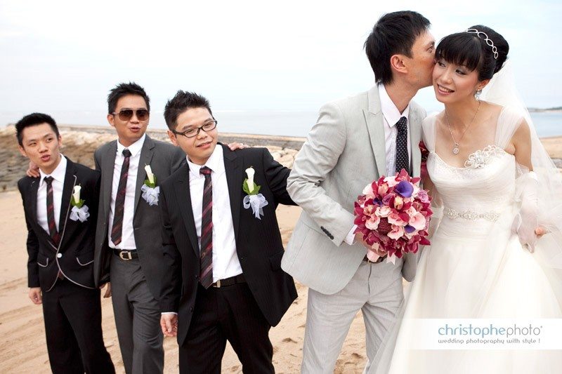 7-wedding-photographer-bali Wedding party on the beach, Bali Indonesia