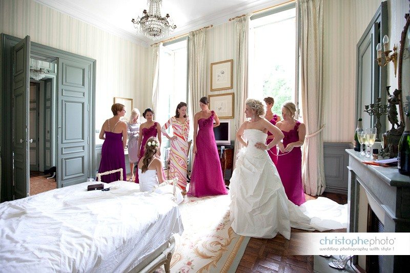 3-wedding-photographer-paris Bride party at the wedding in Dordogne, France