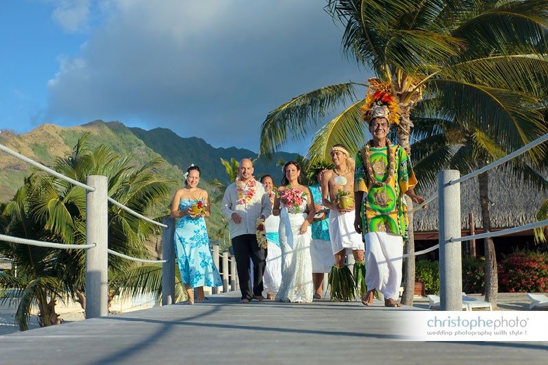 wedding party in tahiti