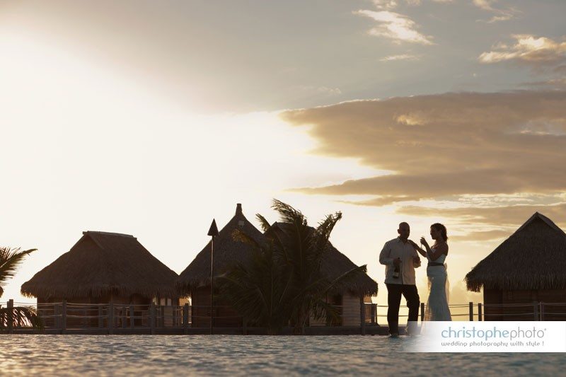 wedding sunset in french polynesia