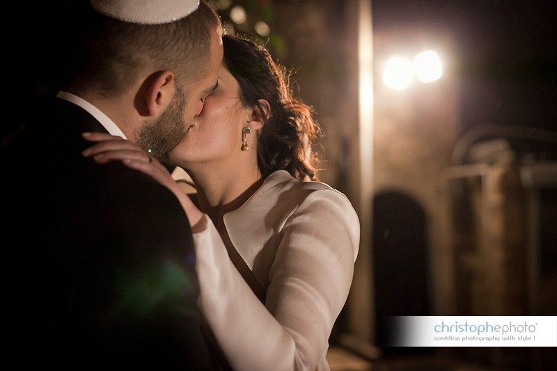 Jewish wedding kiss photos